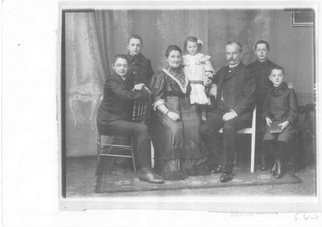 August I Jupe 1863 Foto Familie 1904